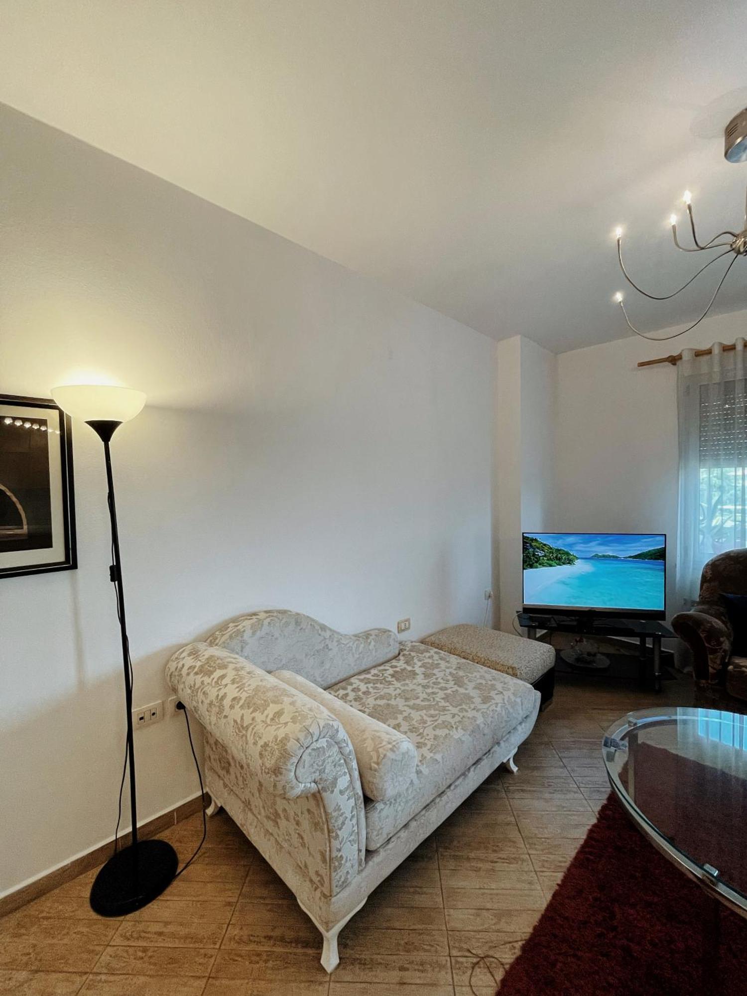 Lovely Apartment Тирана Екстериор снимка