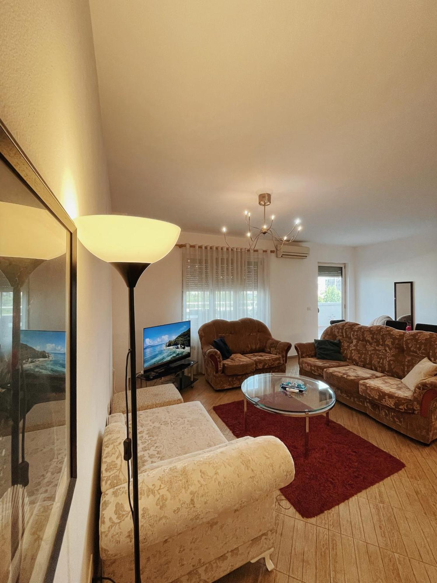 Lovely Apartment Тирана Екстериор снимка