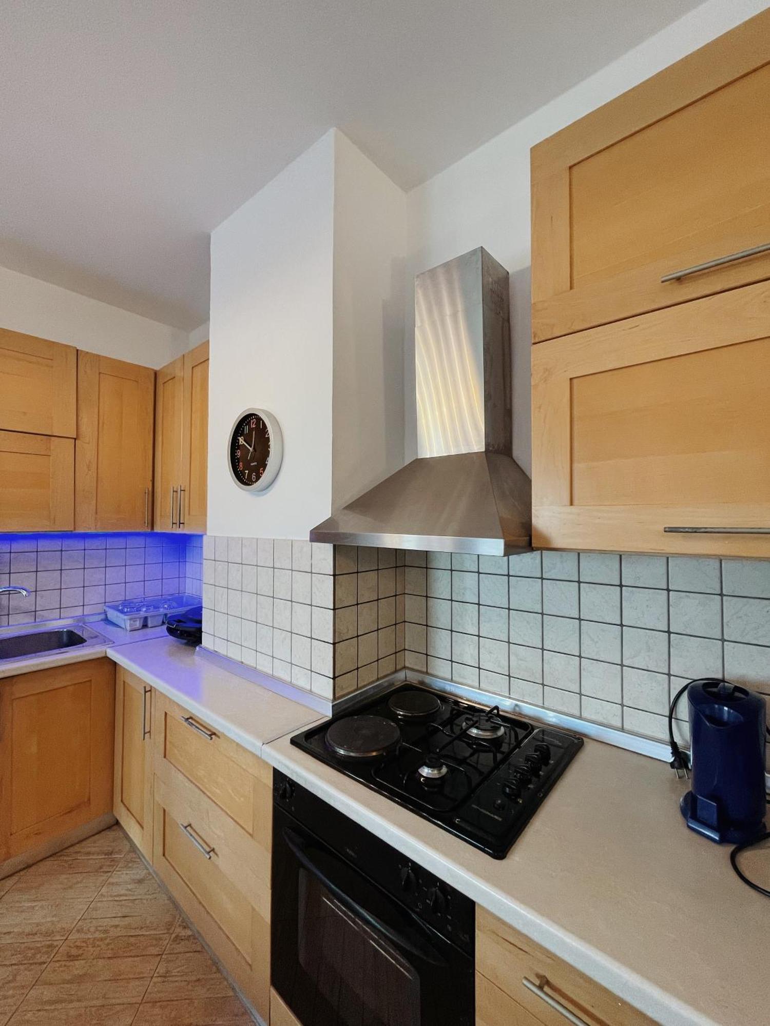 Lovely Apartment Тирана Екстериор снимка