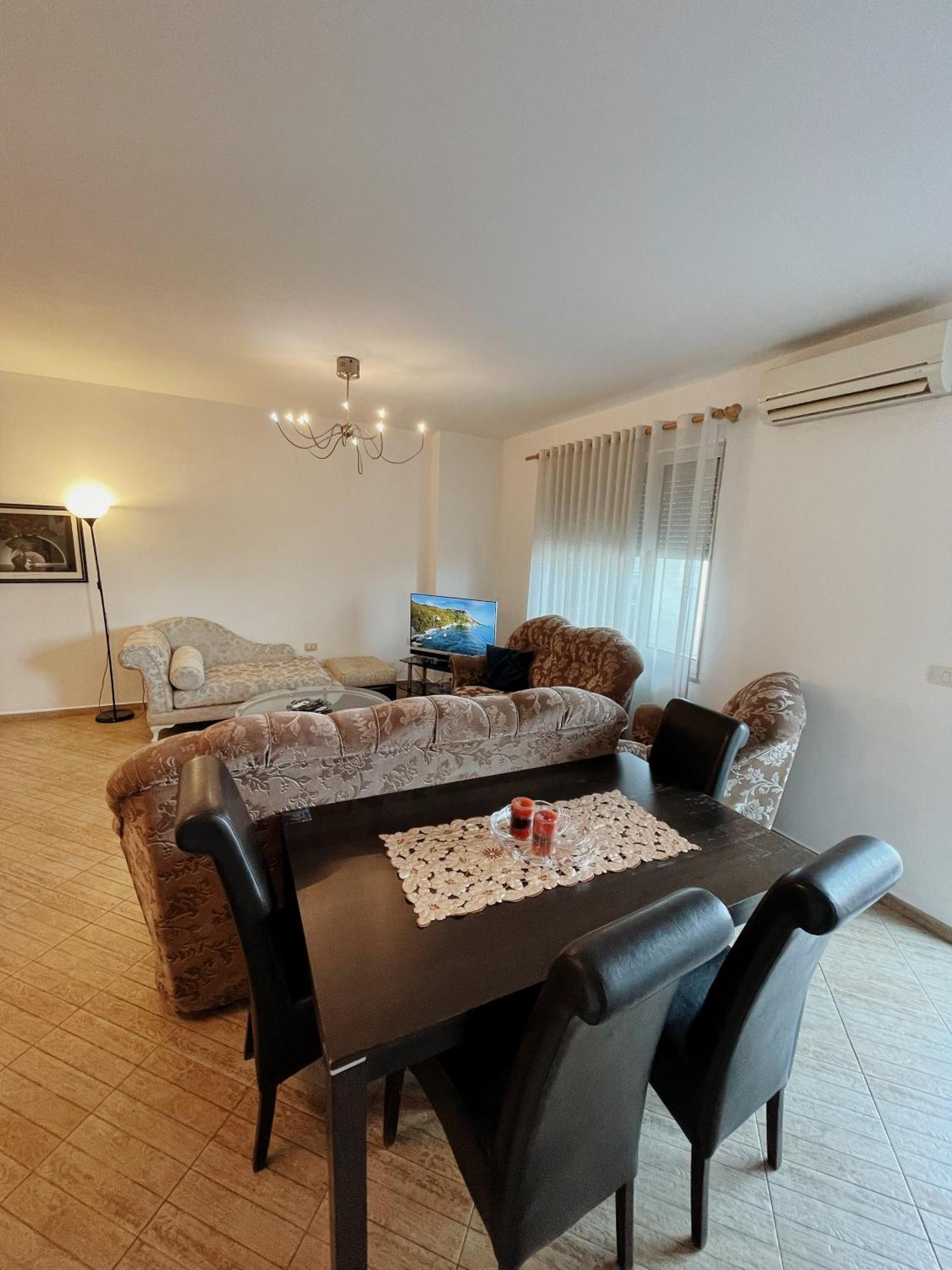 Lovely Apartment Тирана Екстериор снимка