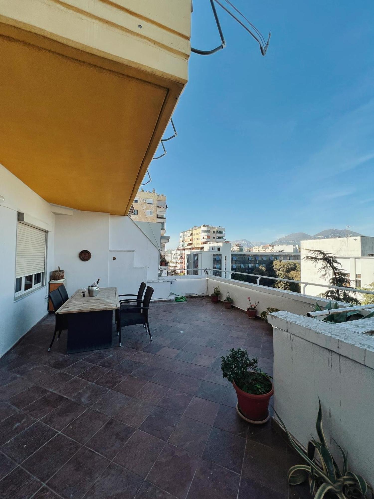 Lovely Apartment Тирана Екстериор снимка
