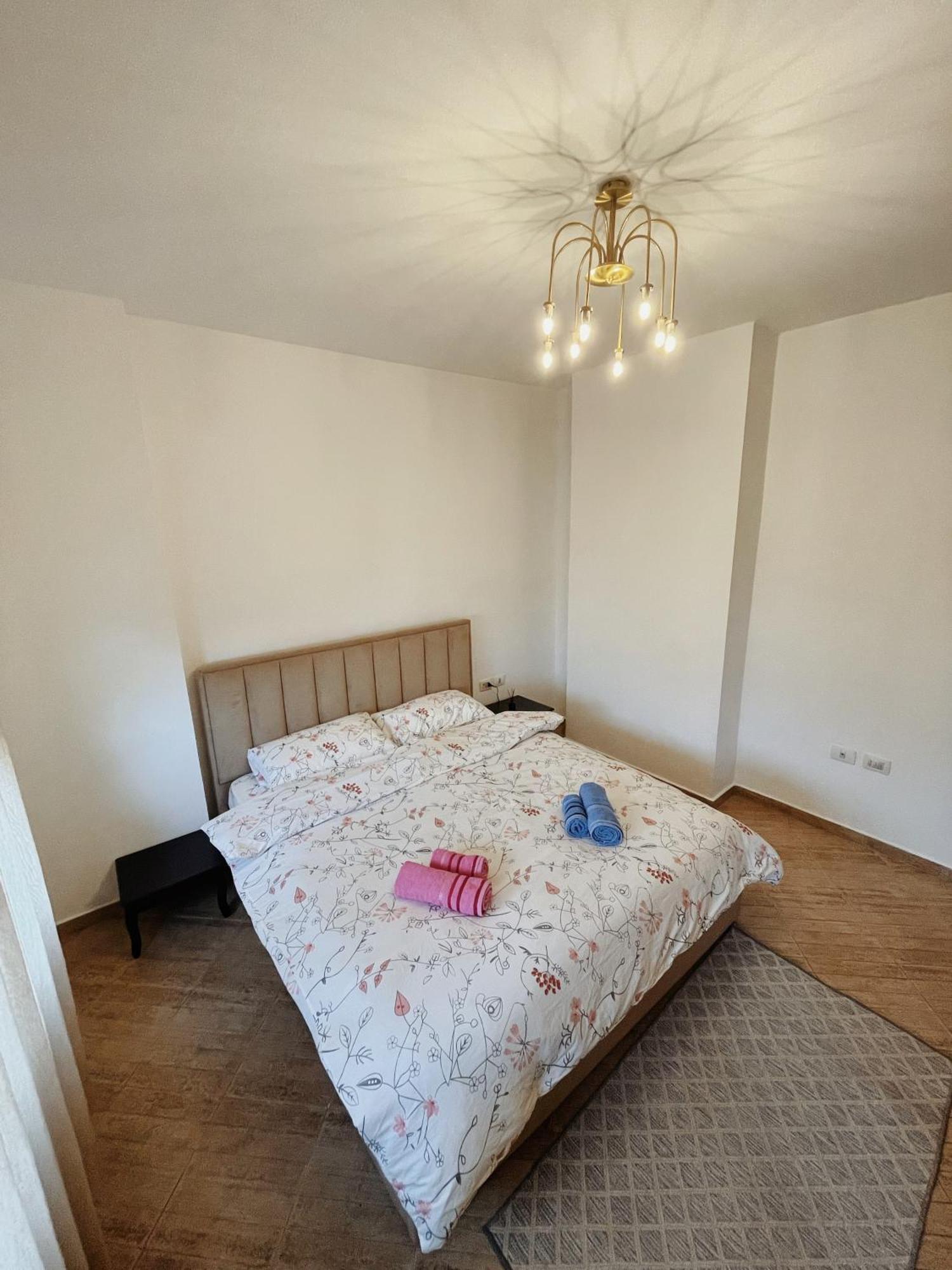 Lovely Apartment Тирана Екстериор снимка