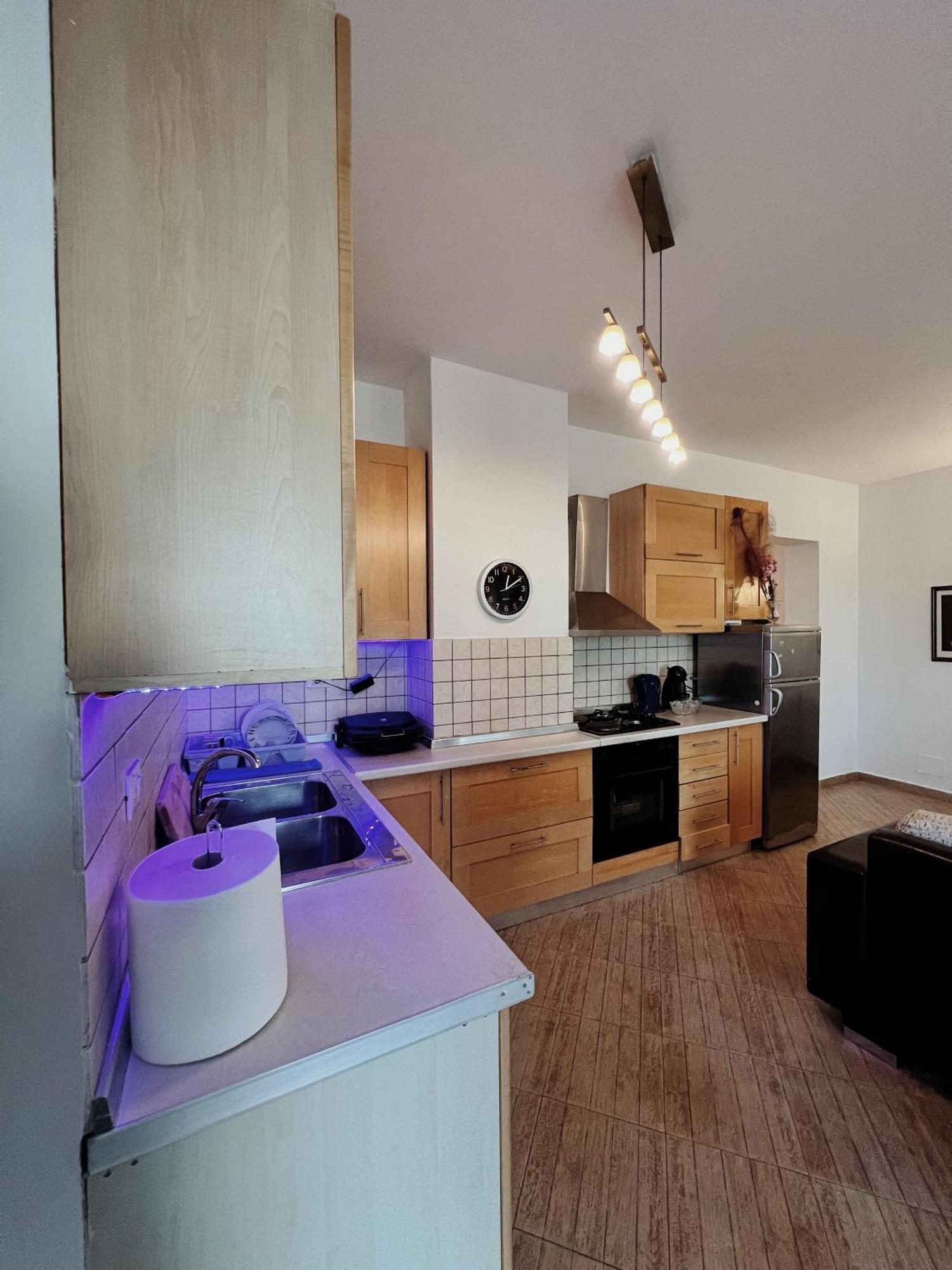Lovely Apartment Тирана Екстериор снимка