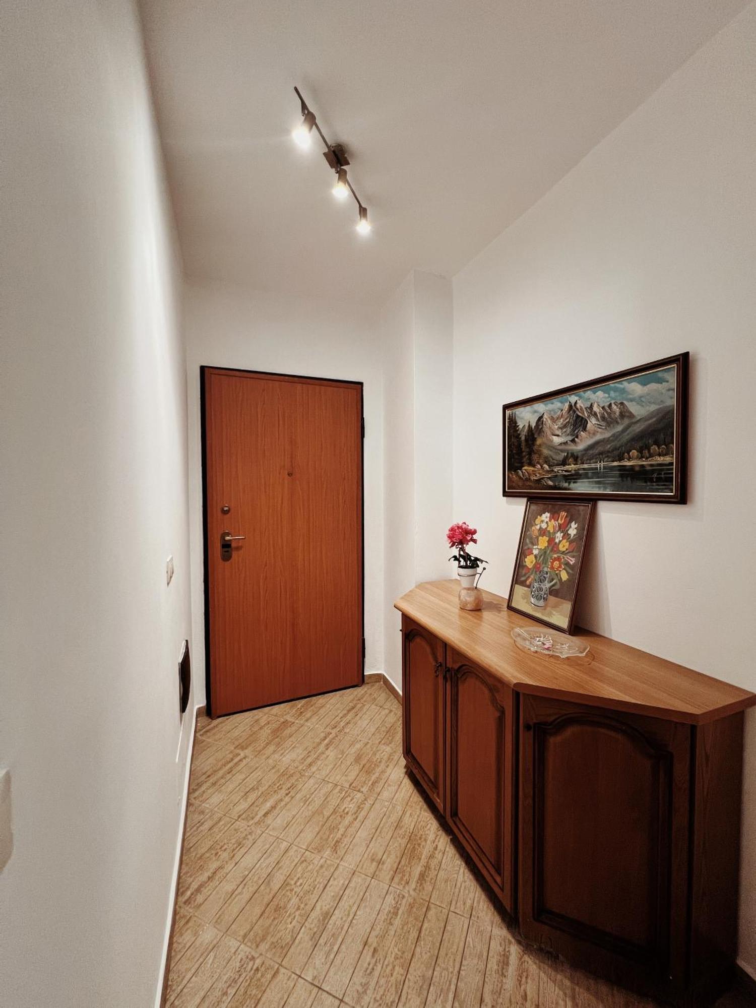 Lovely Apartment Тирана Екстериор снимка