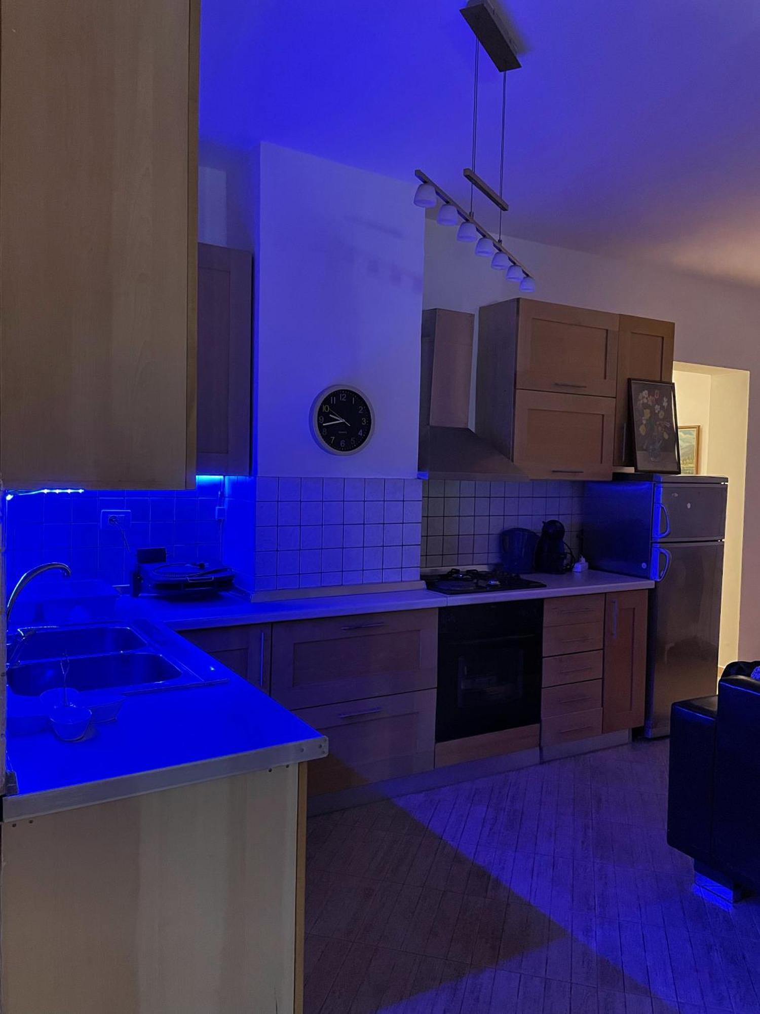 Lovely Apartment Тирана Екстериор снимка